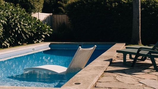 How to choose durable pool loungers that last