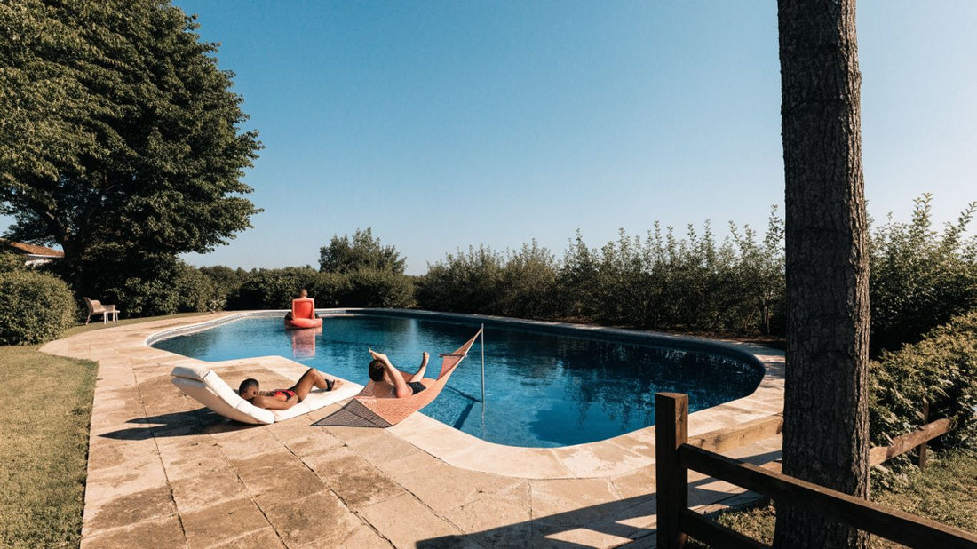 Pool floats for adults: how to choose the right style, size, and features
